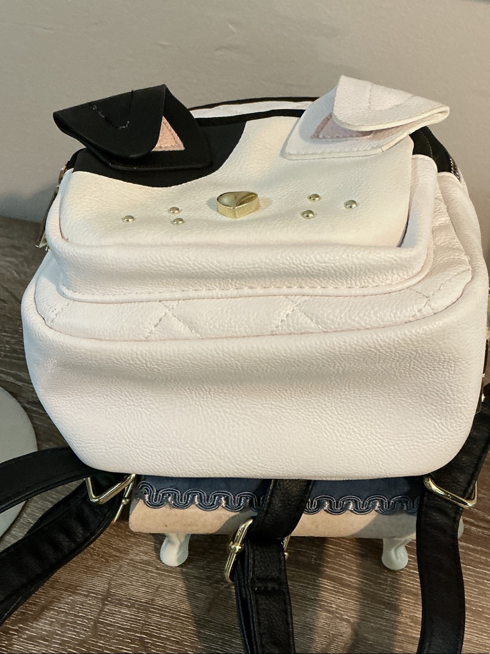 Betsey Johnson Luv Dog Puppy White Black Quilted Mini Backpack EUC 6x8x3 - Picture 7 of 7